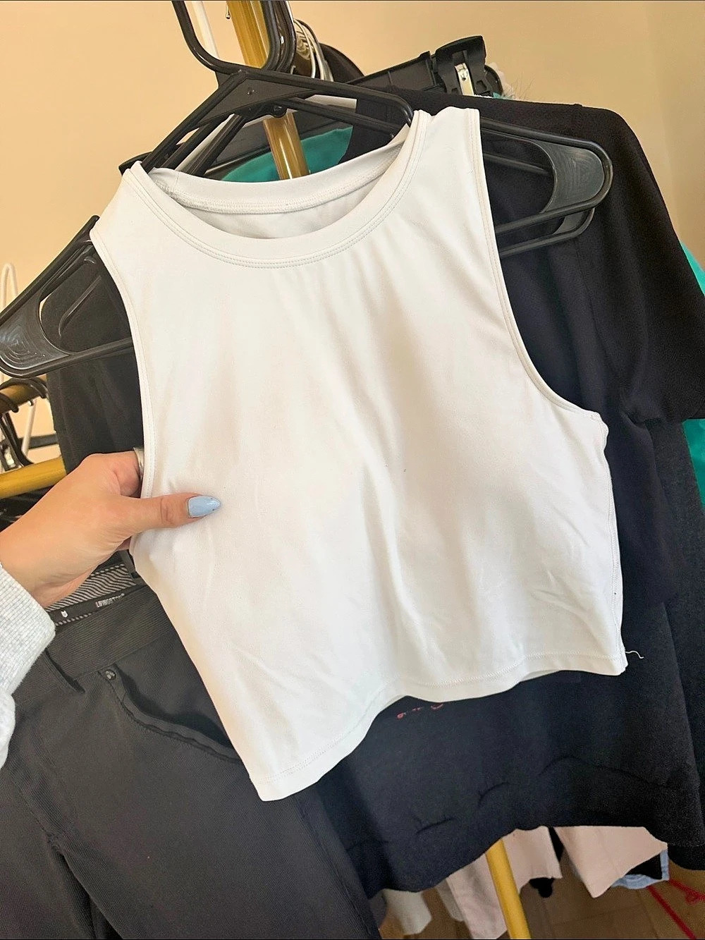 Crop top tank white